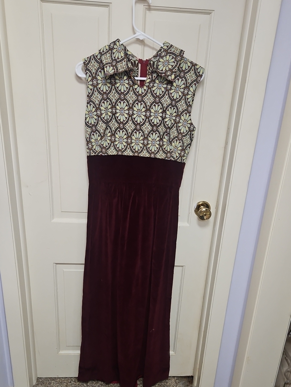 Vintage 1960 Handmade Sleeveless Vevlet Patterned Bodice Burgundy Maxi Dress